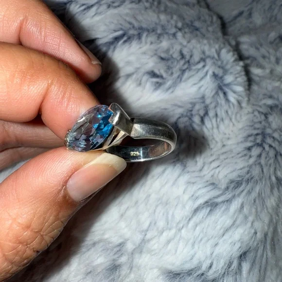 Elegant Marquise shaped Blue Stone Sterling Silver Ring approx 4 1/2-5 - Picture 9 of 13